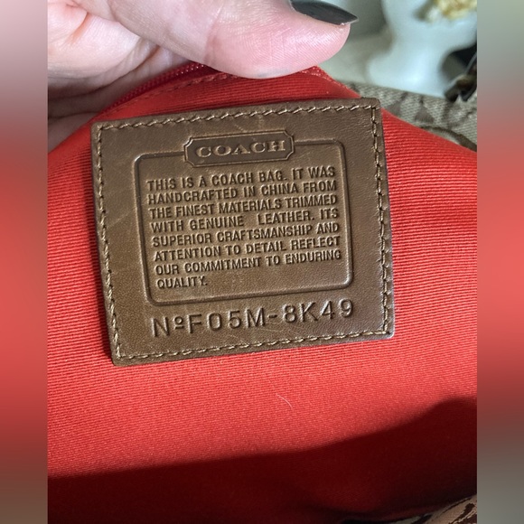 Like new beige pewter coach satchel bag - Picture 4 of 8